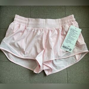 NWT Lululemon Hotty Hot 2.5” Lined Shorts